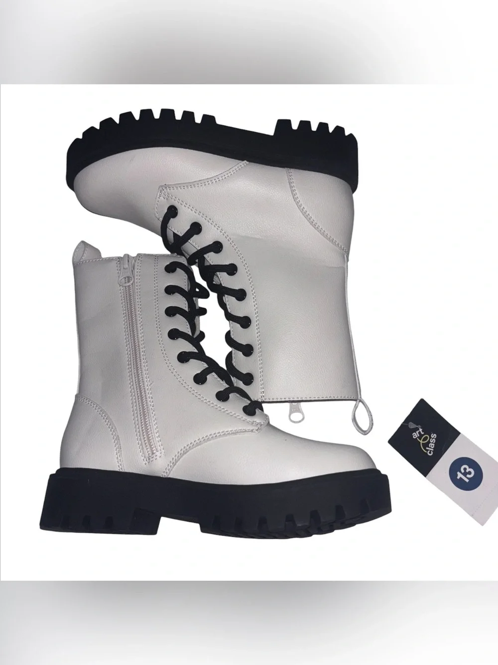 🎨 art class 🎨 White Combat Boots with Black Lug Sole Girls Size 13